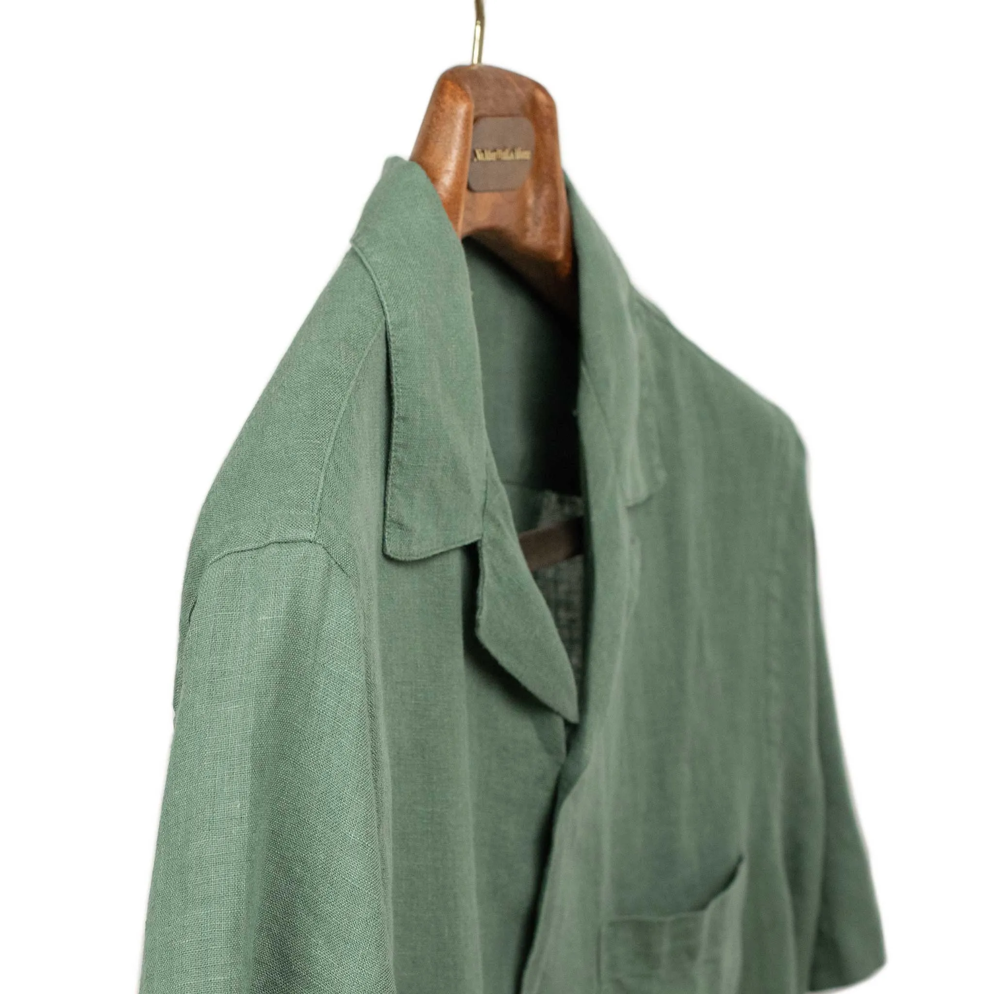 Camp collar shirt in green garment washed linen