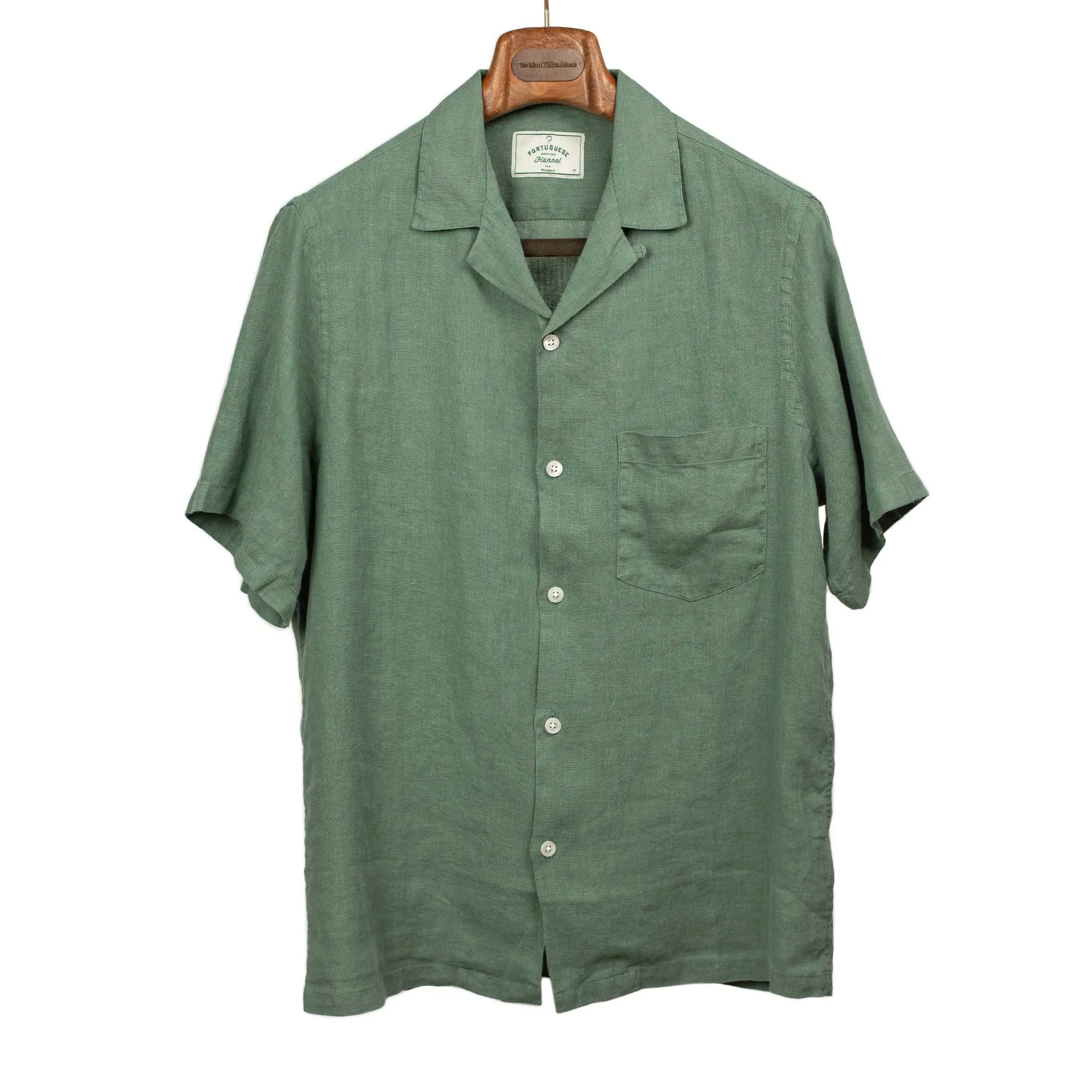 Camp collar shirt in green garment washed linen