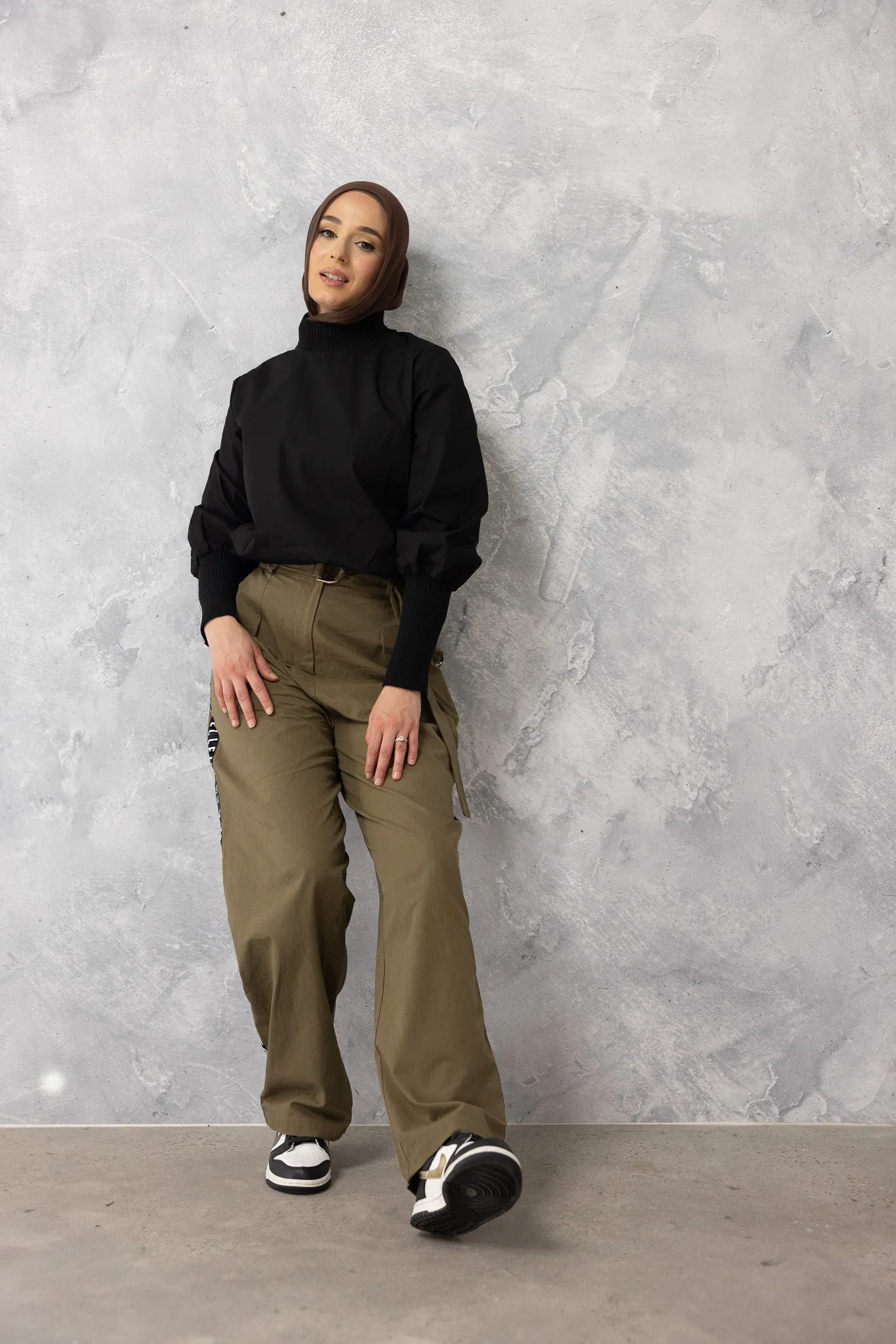 Modelle/Move Salome Detailed Pants