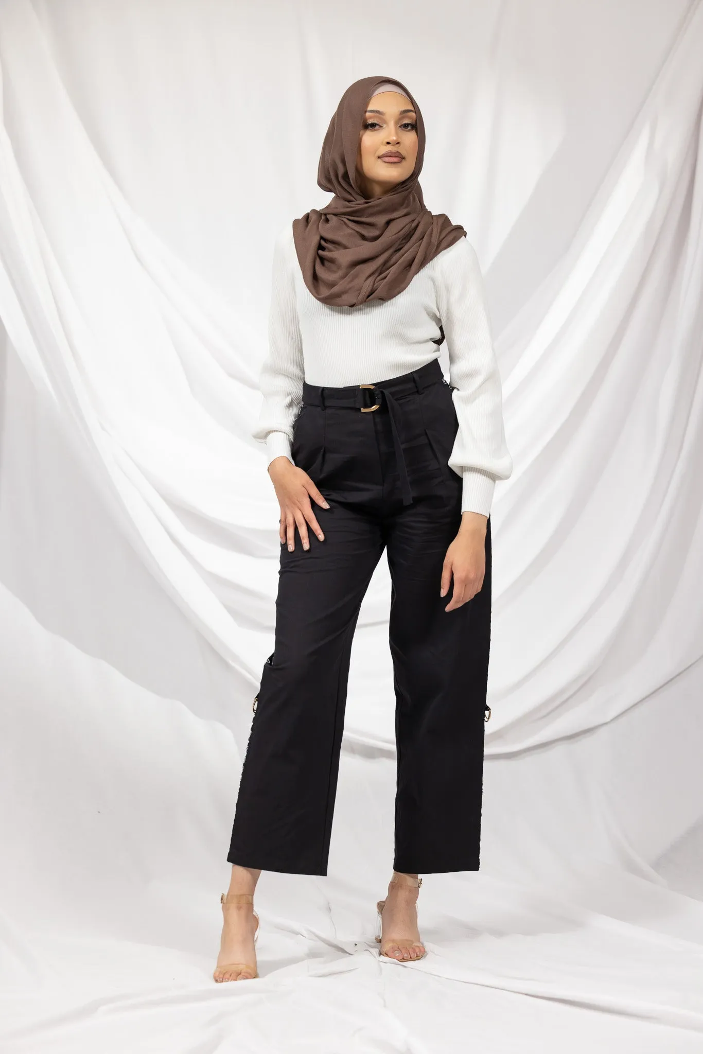 Modelle/Move Salome Detailed Pants