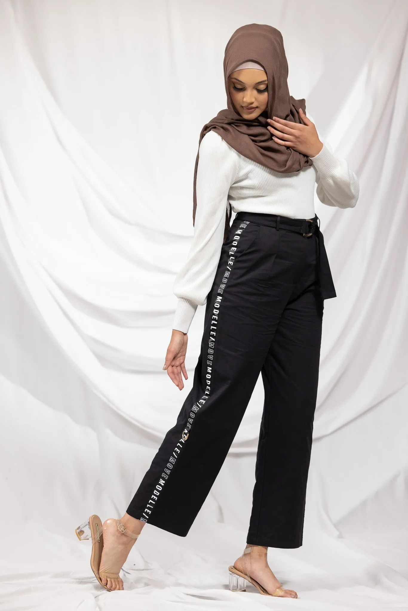 Modelle/Move Salome Detailed Pants