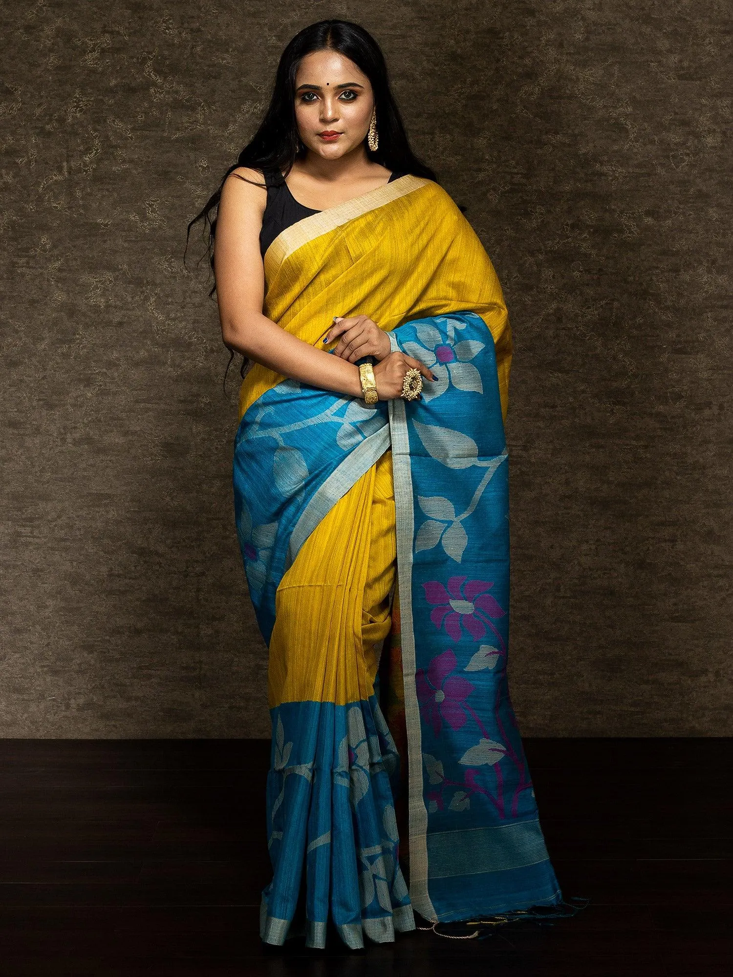 Par Anchal Handwoven Matka Silk Jamdani Saree