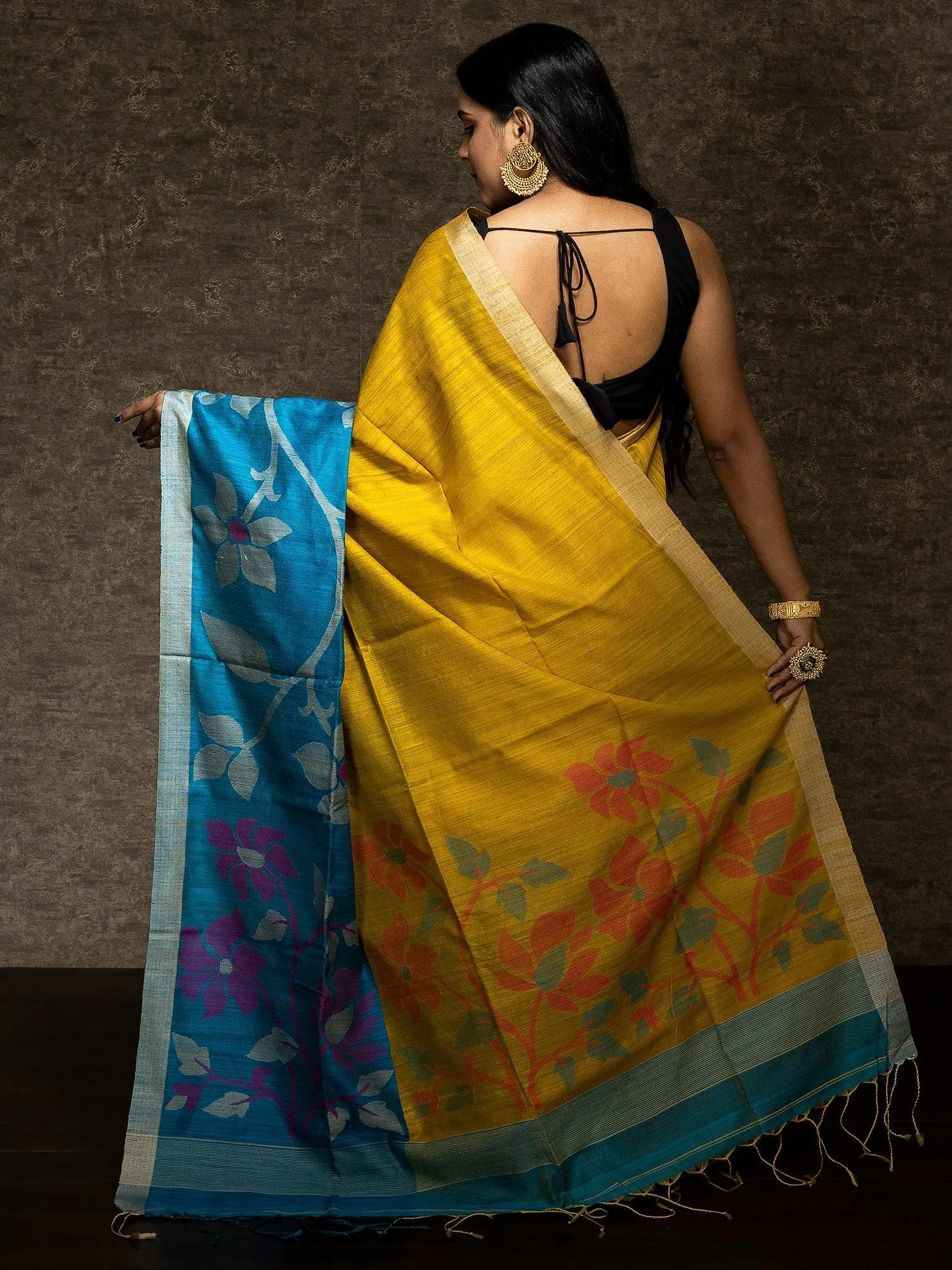 Par Anchal Handwoven Matka Silk Jamdani Saree