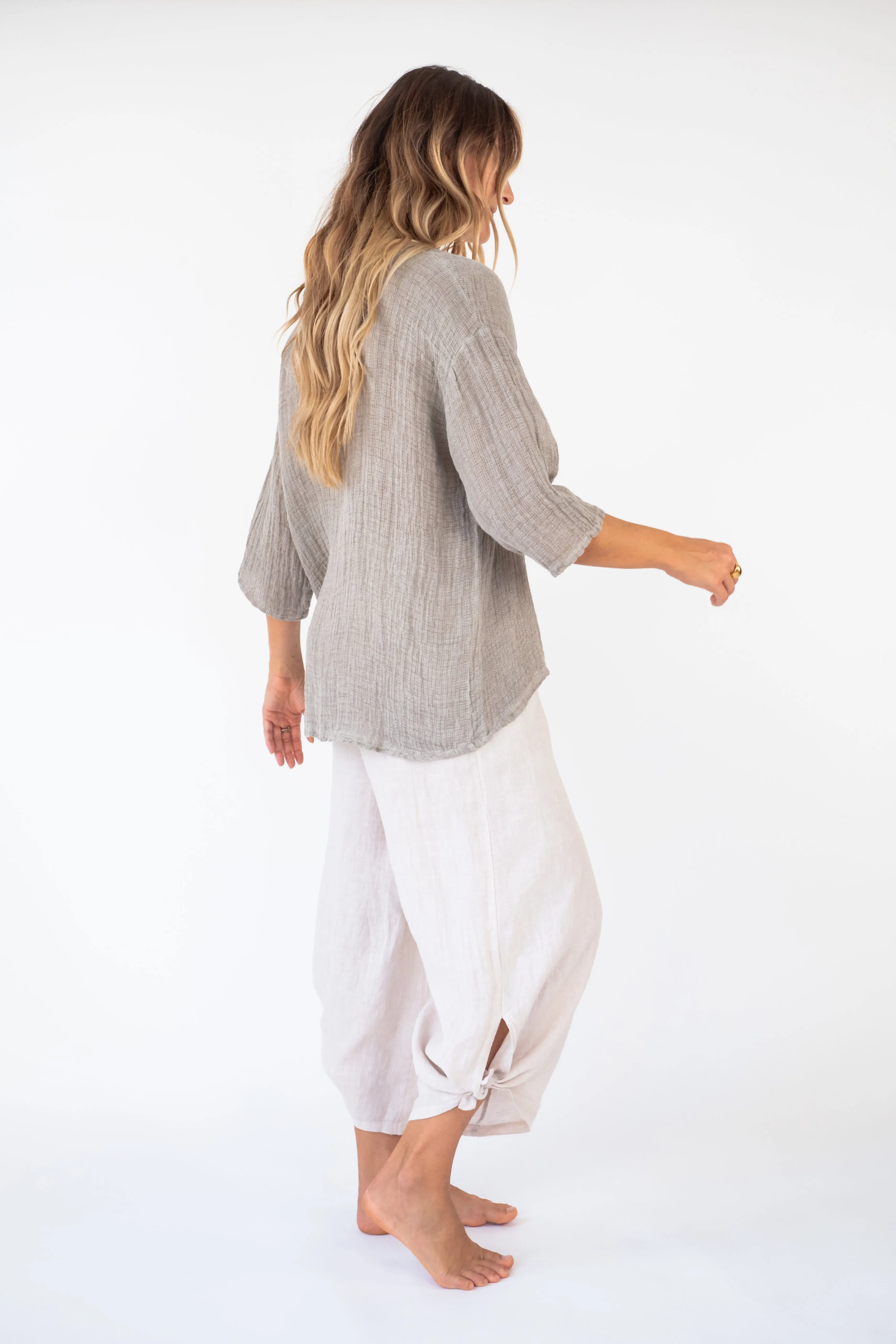 the WAI mesh Linen sweater Top